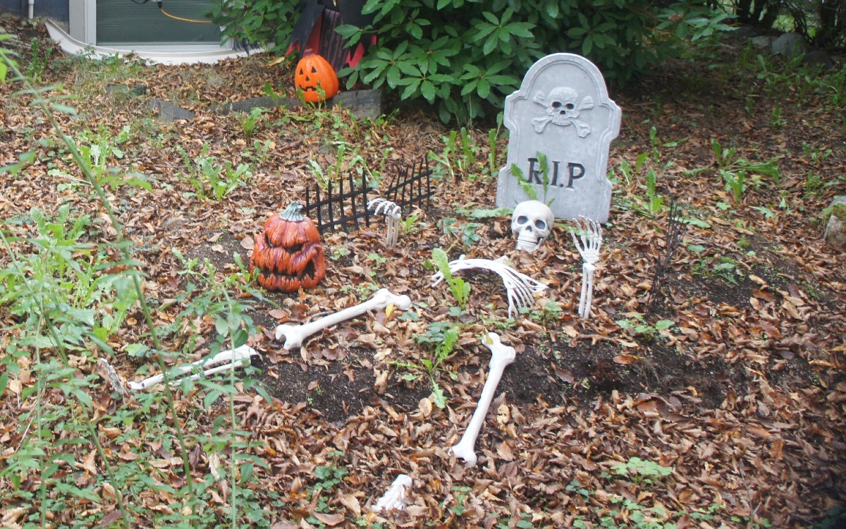 Halloween Tombstone Graveyard Decorations